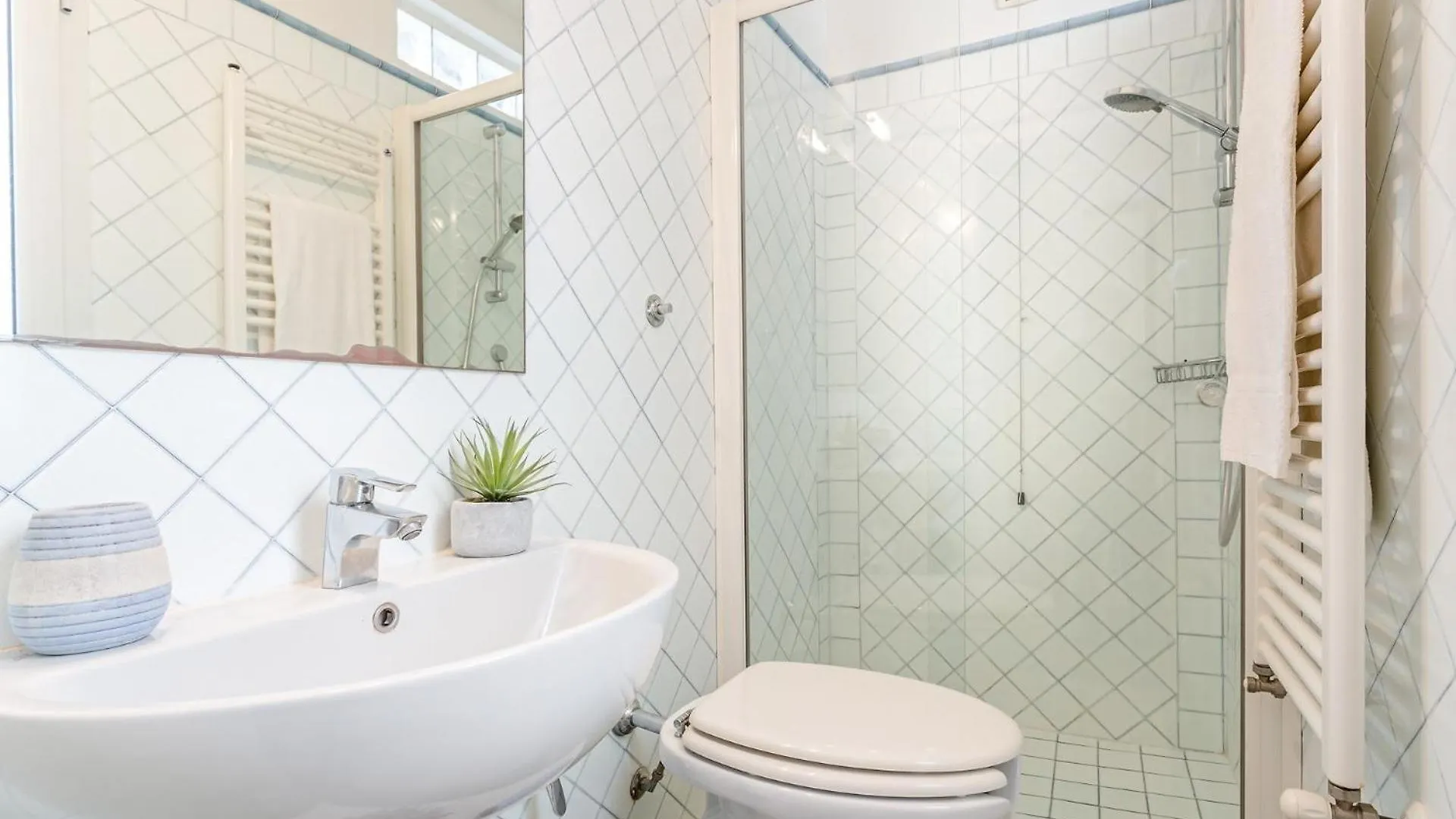 Villa Paola House Close To The Beach In Viareggio 0*,  Italy