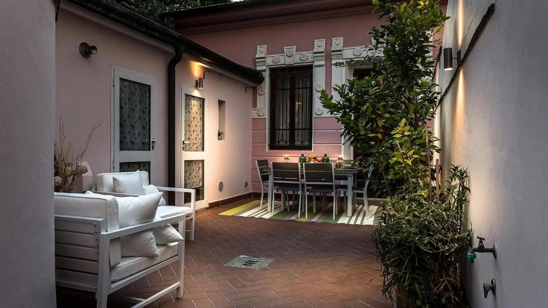 Villa Paola House Close To The Beach In Viareggio 0*,  Italy